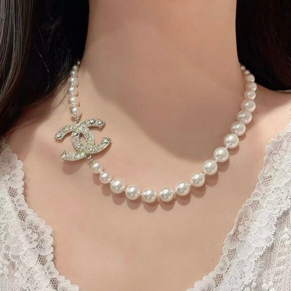 Chanel Pearl Necklace - Picture 4 of 4